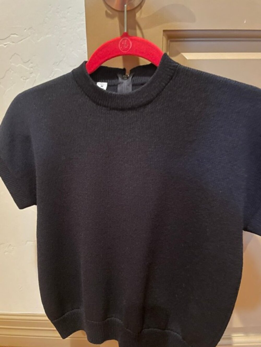 St. John Separates Black Shell
